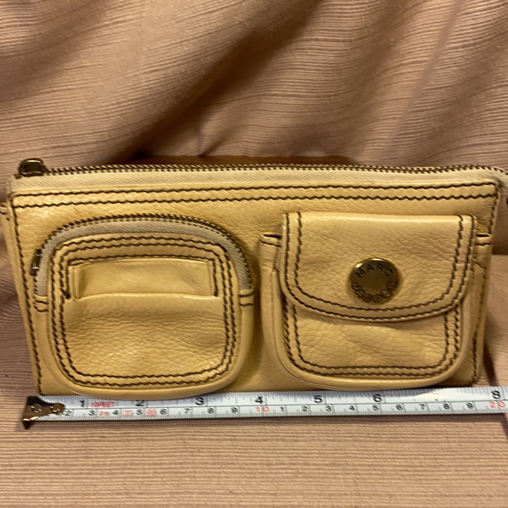 Marc Jacobs GUC leather wallet w/outside pockets - Picture 14 of 16